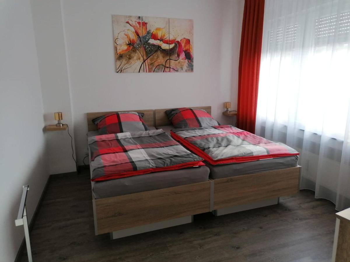 Ferienwohnung In Der Marktstrasse マイエン エクステリア 写真